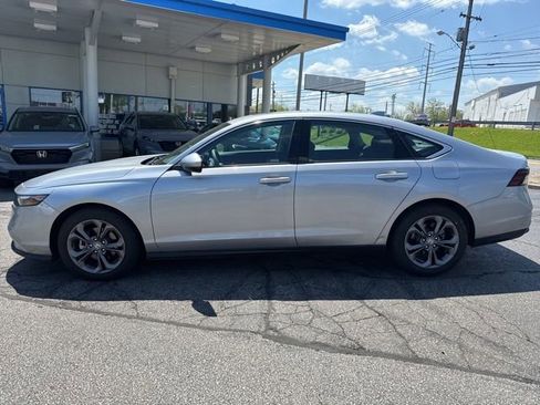 Certified 2023 Honda Accord EX image 5