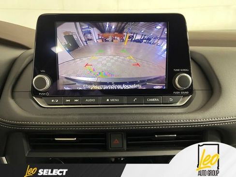Used 2023 Nissan Rogue SV AWD/4WD image 20