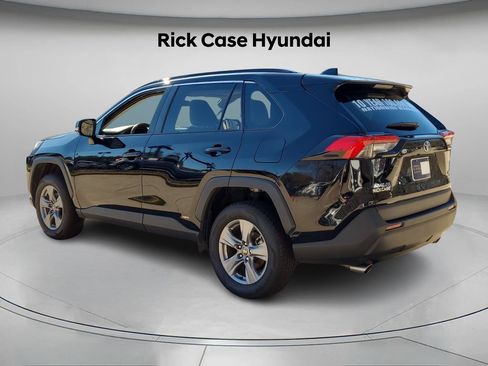 Used 2022 Toyota RAV4 XLE image 8