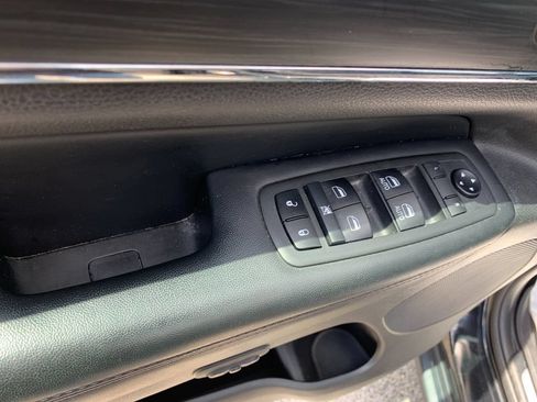 Used 2020 Jeep Grand Cherokee Limited AWD/4WD image 13