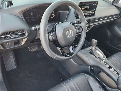 Used 2023 Honda HR-V EX-L image 2