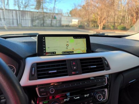 Used 2018 BMW 320i xDrive Sedan image 24