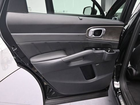 Certified 2025 Kia Sorento SX Prestige AWD/4WD image 18