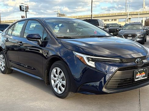 New 2026 Toyota Corolla LE image 3