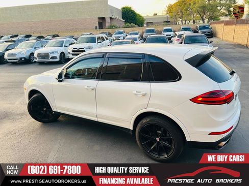 Used 2017 Porsche Cayenne Platinum Edition AWD/4WD image 8