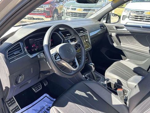 Used 2022 Volkswagen Tiguan SE R-Line AWD/4WD image 11