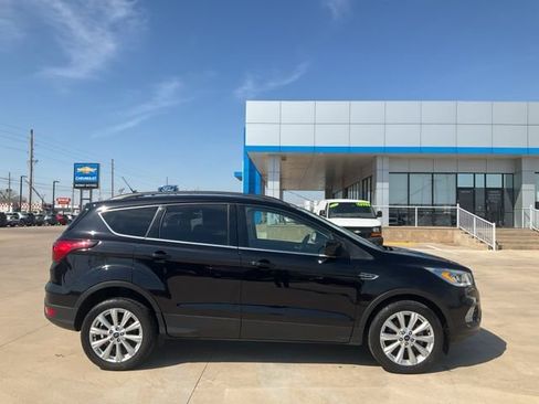 Used 2019 Ford Escape SEL image 36