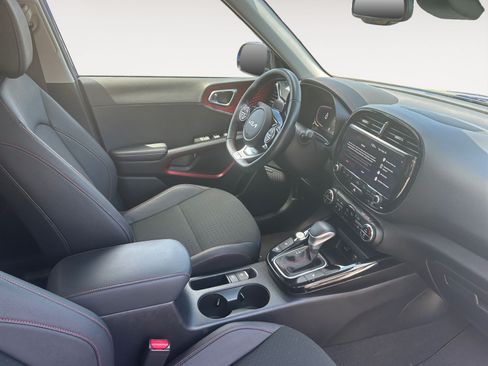 Used 2024 Kia Soul GT-Line w/ GT-Line Technology Package FWD image 15