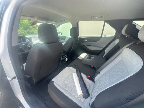 Used 2023 Chevrolet Equinox LS w/ LS Convenience Package FWD image 6
