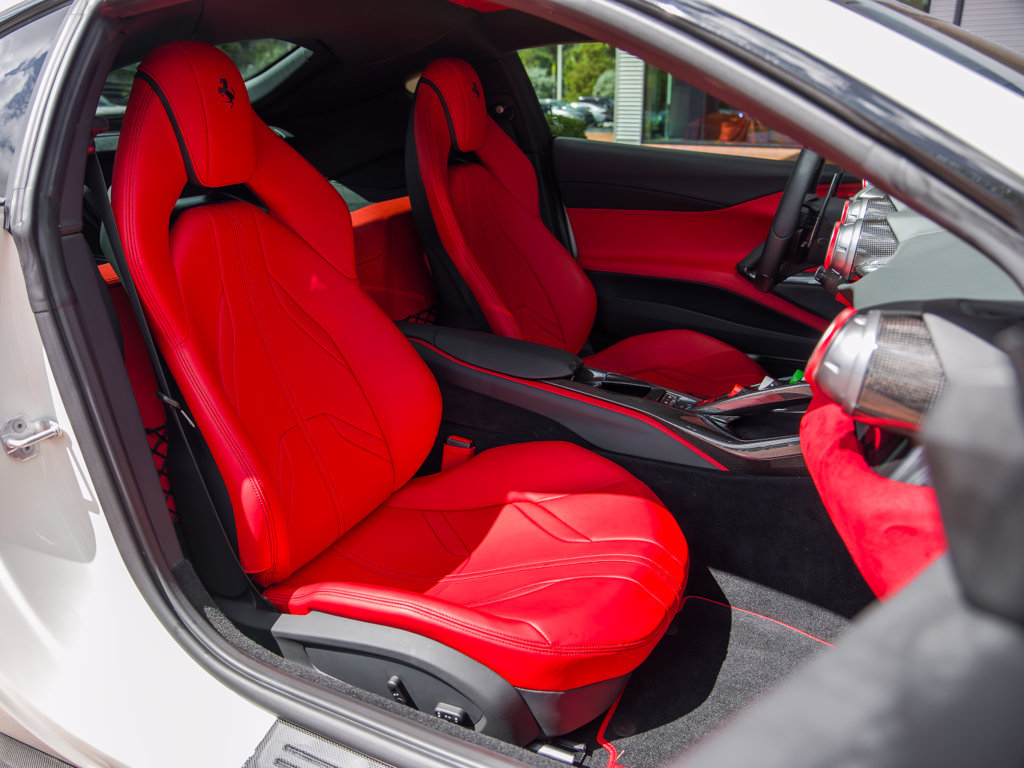 Used 2019 Ferrari 812 Superfast RWD image 30