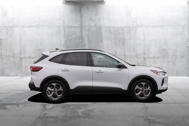 Certified 2025 Ford Escape ST-Line FWD image 5