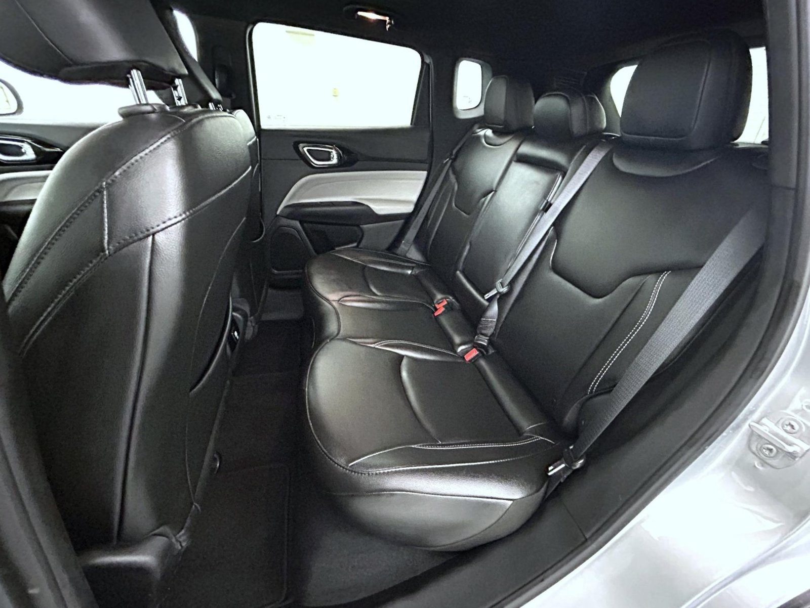 Certified 2025 Jeep Compass Limited AWD/4WD image 19