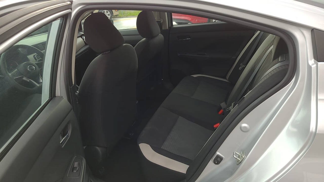 Used 2021 Nissan Versa SV FWD image 7