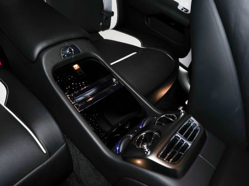 Used 2017 Rolls-Royce Wraith RWD image 30