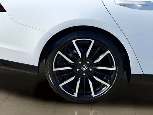 Used 2025 Honda Accord Touring image 40