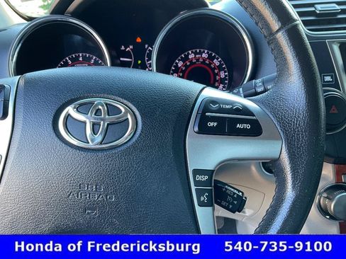 Used 2013 Toyota Highlander Limited FWD image 36