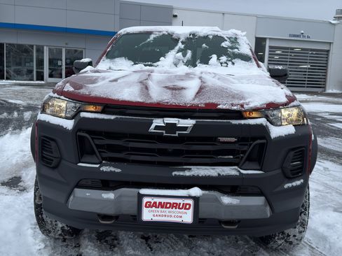 Used 2023 Chevrolet Colorado Trail Boss w/ Technology Package image 3