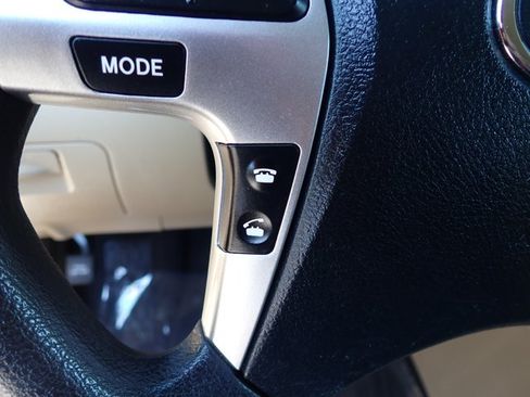 Used 2012 Toyota Highlander 4WD w/ Tech Pkg image 14