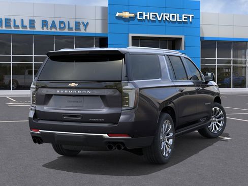 New 2026 Chevrolet Suburban Premier image 4