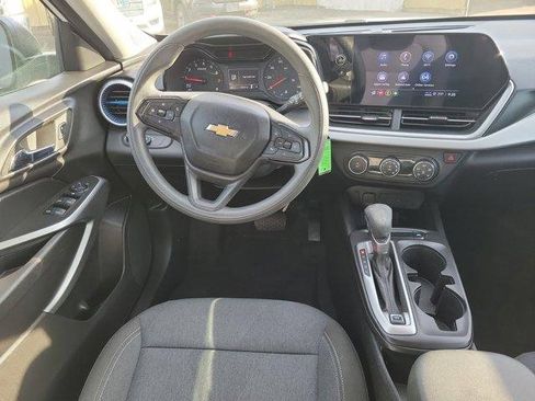 Used 2024 Chevrolet Trax LS image 12