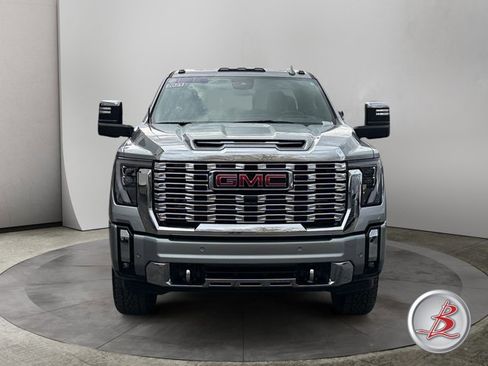 Used 2025 GMC Sierra 2500 Denali w/ Denali Reserve Package image 2