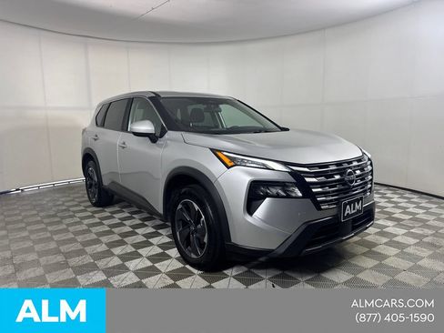 Used 2025 Nissan Rogue SV FWD image 4