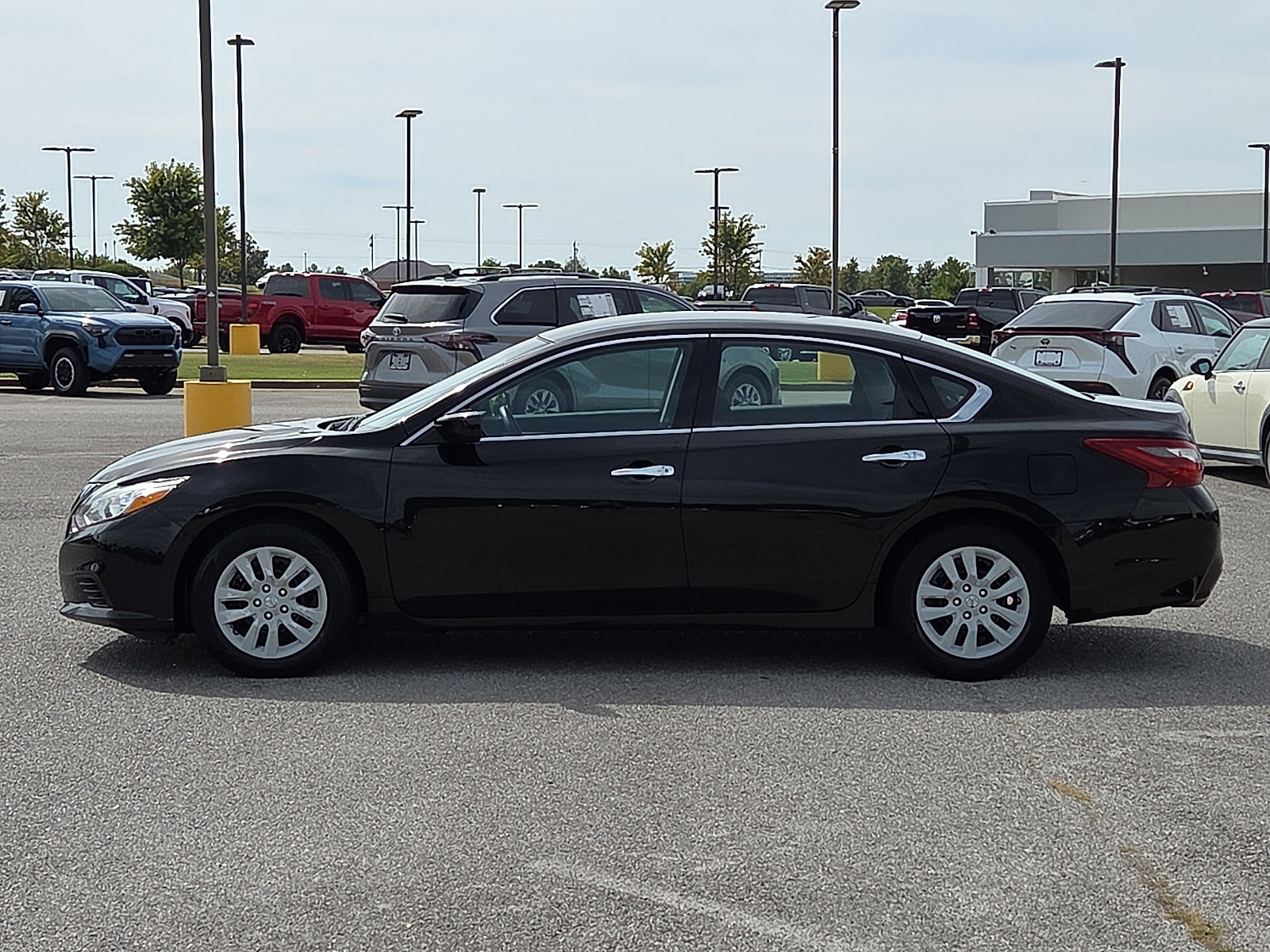 Used 2018 Nissan Altima 2.5 S FWD image 3