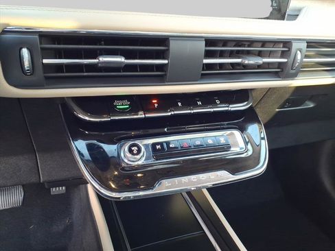 Used 2025 Lincoln Corsair Grand Touring w/ Equipment Group 302A image 18