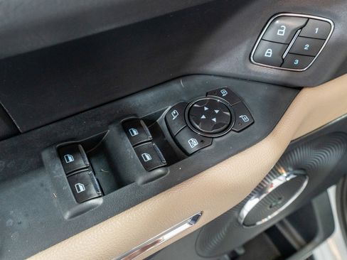 Used 2022 Ford Expedition Max Limited image 14