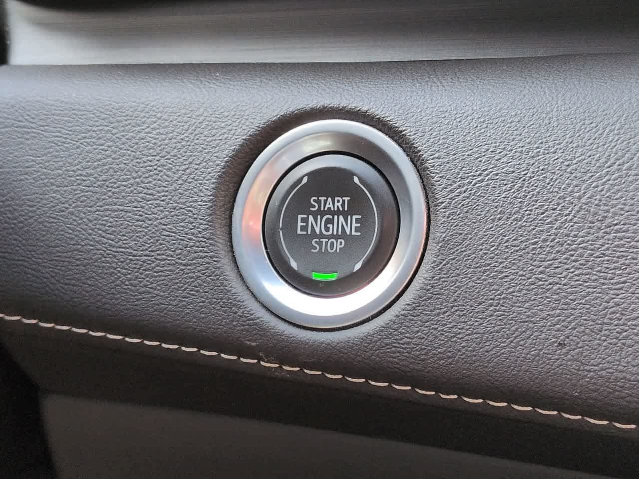 Used 2023 Cadillac Escalade ESV Premium Luxury w/ Performance Package RWD image 29