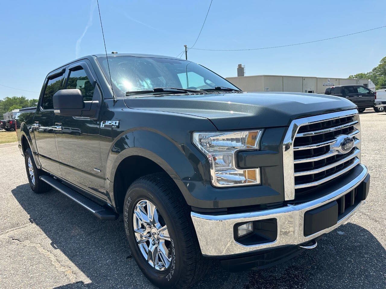 Used 2015 Ford F150 XLT w/ Equipment Group 301A Mid AWD/4WD image 10