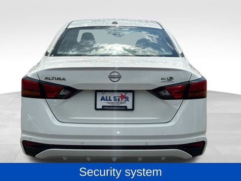Used 2025 Nissan Altima 2.5 SV image 10