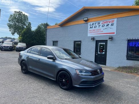 Used 2017 Volkswagen Jetta S image 1