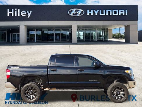 Used 2020 Toyota Tundra SR5 w/ SR5 Upgrade Package image 3