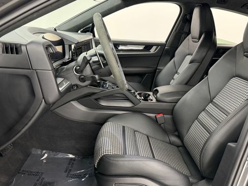 Used 2026 Porsche Cayenne Coupe AWD/4WD image 5