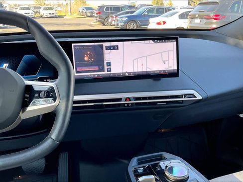 Used 2025 BMW iX xDrive50 w/ Convenience Package image 9