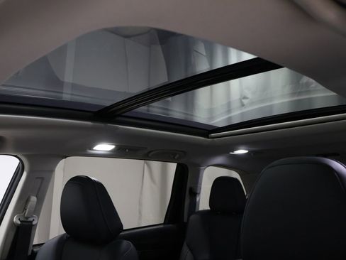 Used 2024 Subaru Ascent Limited w/ Technology Package image 9