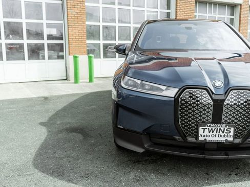 Used 2023 BMW iX xDrive50 w/ Premium Package image 42