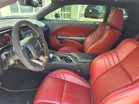 Used 2022 Dodge Challenger SRT Hellcat RWD image 9