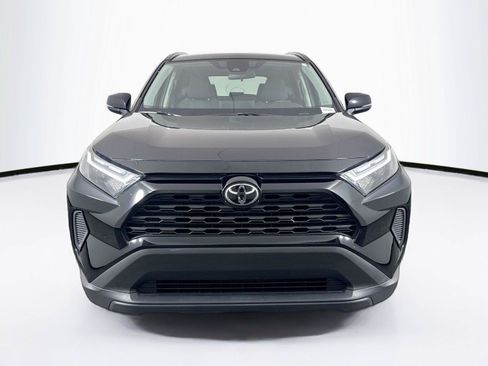 Used 2022 Toyota RAV4 XLE FWD image 3