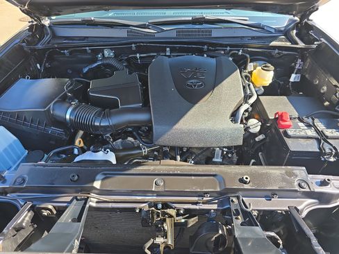 Used 2023 Toyota Tacoma SR image 32