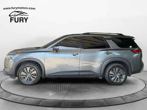 Used 2022 Nissan Pathfinder SV AWD/4WD image 6