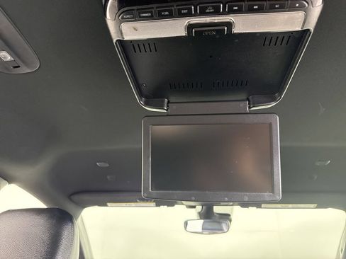 Used 2021 Chrysler Pacifica Touring w/ S Appearance Package FWD image 34