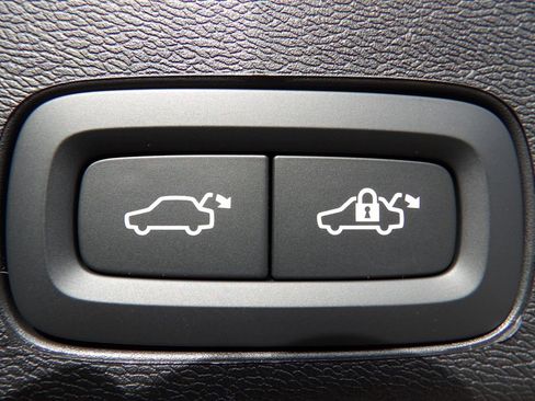 New 2026 Volvo XC60 B5 Ultra w/ Protection Package Premier AWD/4WD image 28