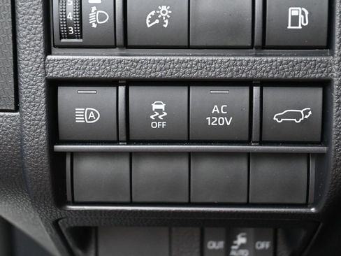 Used 2025 Toyota 4Runner Limited image 18