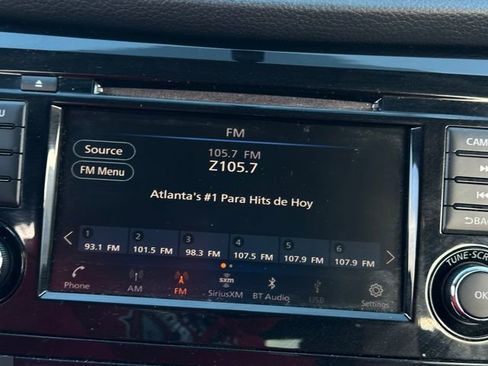 Used 2018 Nissan Rogue SV image 25