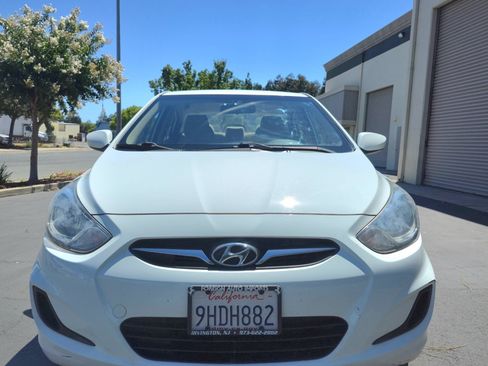 Used 2014 Hyundai Accent GLS FWD image 1
