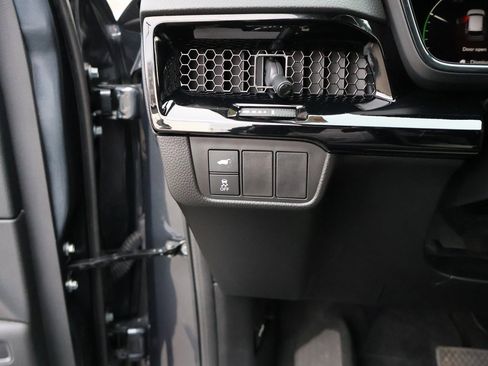 Certified 2025 Honda CR-V Sport Touring image 31