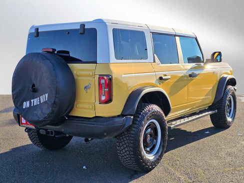 Used 2023 Ford Bronco Heritage Edition image 3