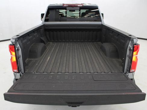 Used 2025 Chevrolet Silverado 2500 LTZ w/ LTZ Plus Package image 8